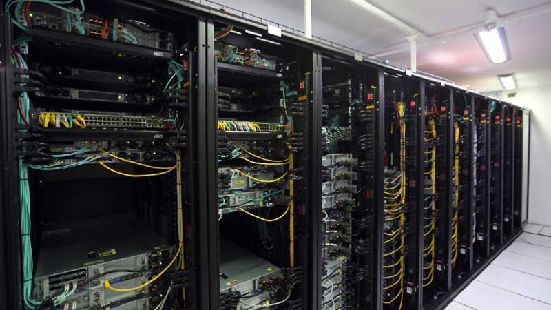پشتیبانی سرور در دیتاسنتر